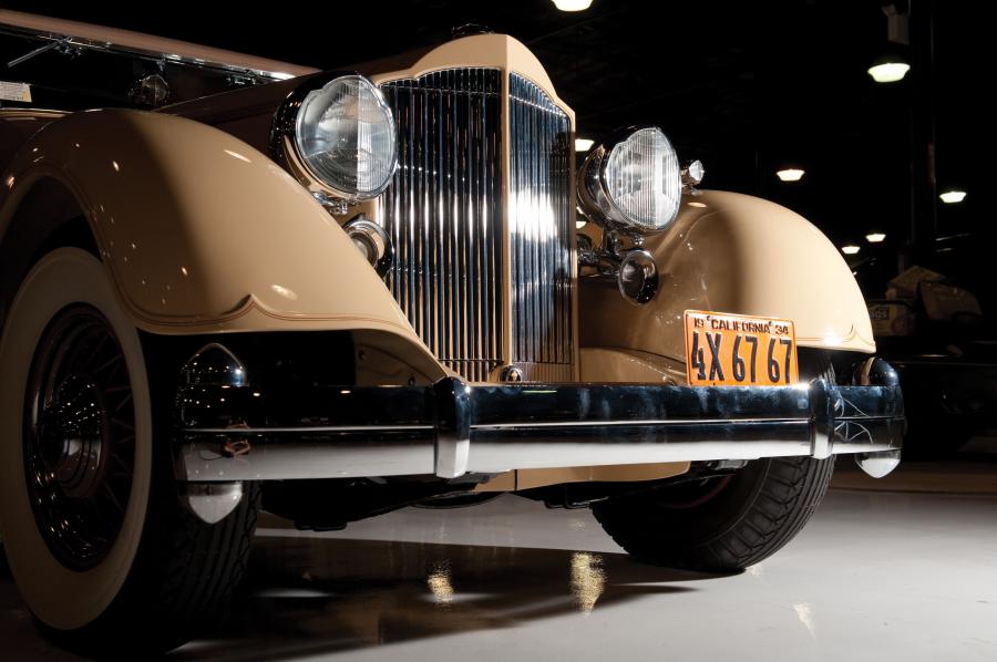  Packard Twelve Convertible Sedan 1934 года  (фото 18 из 44)
